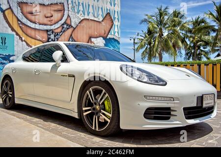 Porsche Panamera S. White deutschen Supersportwagen. Stockfoto