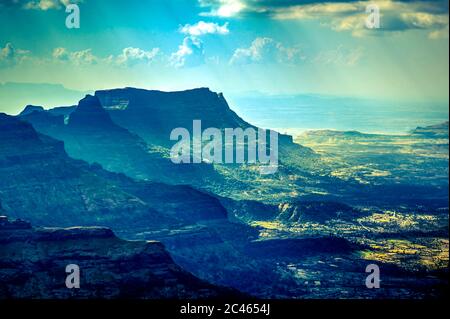 Kalsubai Peak ist der höchste Gipfel des Sahyadris (1646 M) im Akole Taluka des Ahmednagar Distrikts von Maharashtra. Stockfoto