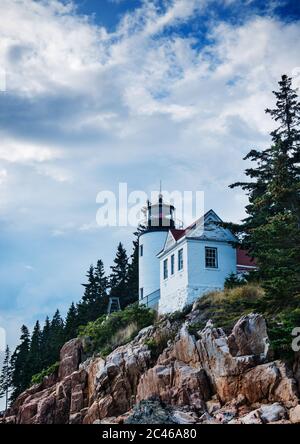 Bass Harbor Head Light, ein Leuchtturm in Mount Desert Island, erbaut 1855, Acadia National Park, Maine, USA, Nordamerika Stockfoto