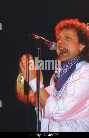 Ausländer auf der Bühne im Wembley Arena, London 1985: Sänger Lou Gramm Stockfoto