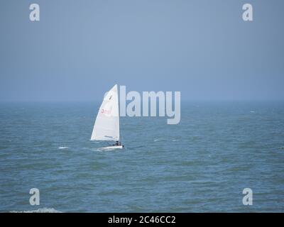 Sheerness, Kent, Großbritannien. Juni 2020. UK Wetter: Ein heißer und sonniger Nachmittag in Sheerness. Quelle: James Bell/Alamy Live News Stockfoto