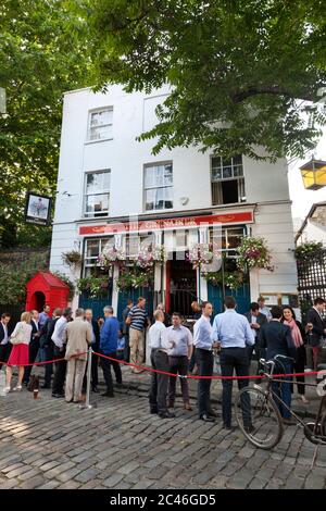 The Grenadier Pub on Old Barrack Yard, London, England, Großbritannien, Europa Stockfoto