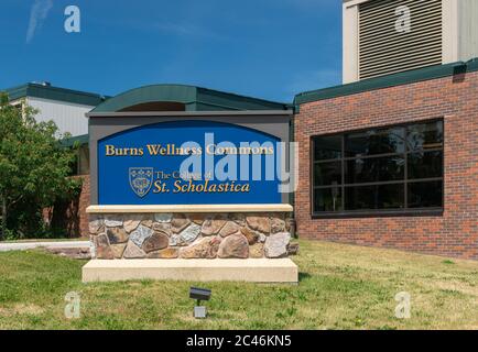 DULUTH, MN/USA - 19. JUNI 2020: Burns Wellness Commons am College of St. Scholastica. Stockfoto