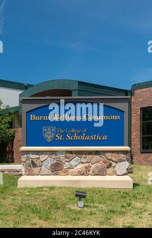 DULUTH, MN/USA - 19. JUNI 2020: Burns Wellness Commons am College of St. Scholastica. Stockfoto