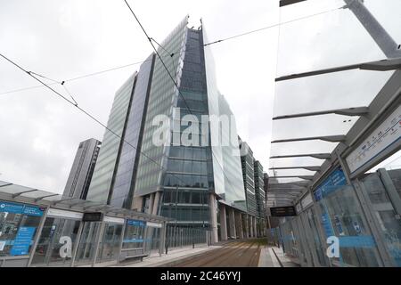 Nummer drei Snowhill schließt die letzte Phase der Entwicklung hinunter zum St Chads Circus ab. Das Gebäude Nummer drei, von der neuen U-Bahnstation St. Chads aus gesehen. Stockfoto