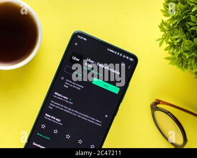 Assam, indien - 23. Mai 2020 : Uber App. Eine Taxi-Buchungs-App weltweit. Stockfoto