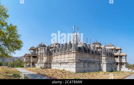 Ranakpur Jain Temple (Chaumukha Mandir) aus dem 15. Jahrhundert, Ranakpur, Rajasthan, Indien Stockfoto