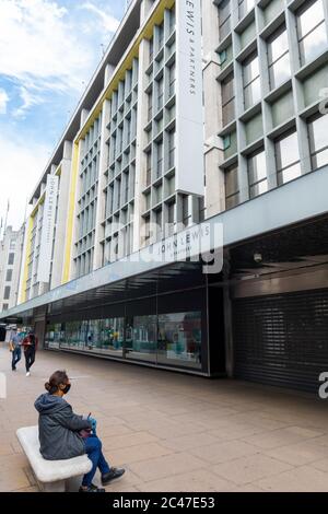 Die Flaggschiff-Filiale des berühmten britischen Mitarbeiter eigenen, Gewinn-Anteil Kaufhaus Einzelhandelsunternehmen John Lewis Partnerschaft in London Oxford Street. Stockfoto