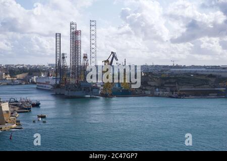 VALLETTA, MALTA - 31. DEZEMBER 2019: Hafen von Valletta - der Hafen in der Hauptstadt von Malta Stockfoto