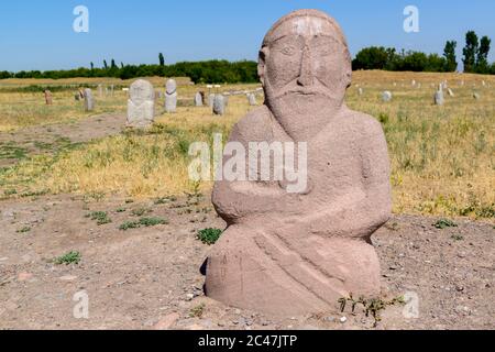 Grabmaler in Burana Turm archäologische Stätte. Kirgisistan Stockfoto