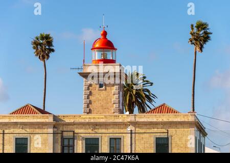 Lagos, Portugal - 5. März 2020: Leuchtturm bei Ponta da Piedade Stockfoto