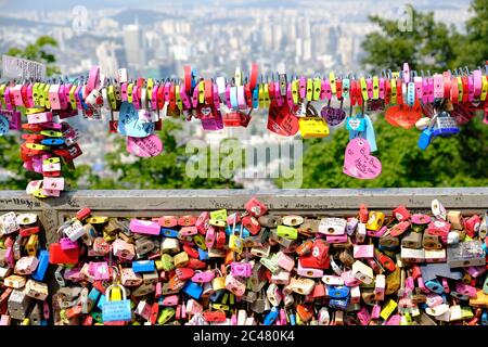 Seoul Südkorea - Namsan Bergpadlock Symbol der ewigen Liebe Stockfoto