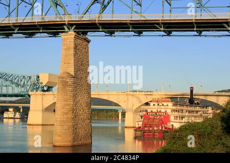 Brücken über den Tennessee River, Chattanooga, Tennessee, USA Stockfoto