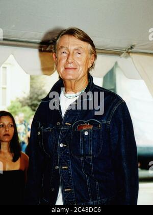 22. Juni 2020 - Regisseur Joel Schumacher, bekannt für seine Boxoffice-Hits wie 'ST. Elmos Feuer,'''''The Lost Boys'', ''Falling Down'', sowie zwei ''Batman'''-Filme sind im Alter von 80 Jahren gestorben. Datei Foto: 2002 Toronto International Film Festival, Toronto, Ontario, Kanada. (Bild: © Brent Perniac/AdMedia über ZUMA Wire) Stockfoto