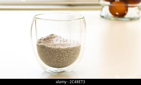 Chia Samen und Joghurt. Gesundes veganes Frühstück, Dessert Stockfoto