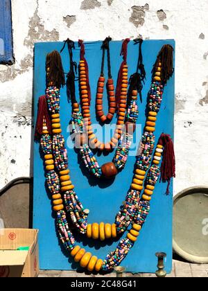 Marokko traditionelle Frauen handgemachte Accessoires auf dem Markt.Berber Stockfoto