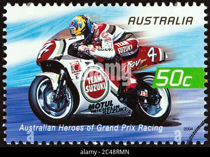 AUSTRALIEN - UM 2004: Eine in Australien gedruckte Marke aus der Ausgabe 'Australian Heroes of Grand Prix Racing' zeigt Daryl Beattie (Team Suzuki) Stockfoto