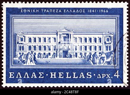 GRIECHENLAND - UM 1966: Eine in Griechenland gedruckte Briefmarke zeigt den Sitz der Nationalbank, Athen, um 1966. Stockfoto