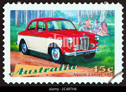 AUSTRALIEN - UM 1997: Eine in Australien gedruckte Marke aus der 'Classic Cars'-Ausgabe zeigt Austin Lancer Sedan, 1958, um 1997. Stockfoto