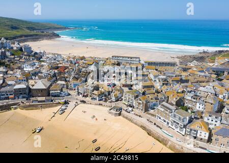 Luftaufnahme von St. Ives, Cornwall, England, Großbritannien Stockfoto