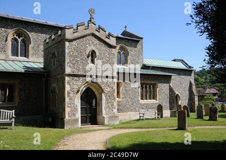 St. John the Baptist, Aldbury, Hertfordshire, aus dem dreizehnten Jahrhundert wurde es umfassend restauriert im Jahr 1866. Im Inneren gibt es eine Reihe von feinen m Stockfoto