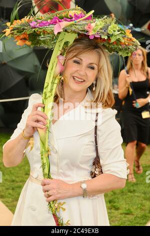 Lesley Garrett. VIP und Press Preview Day, RHS Chelsea Flower Show, Royal Hospital, London. GROSSBRITANNIEN Stockfoto