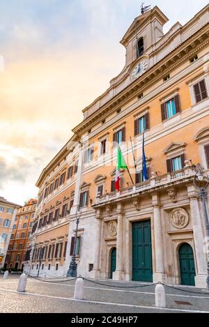 Montecitorio Palast, Sitz der italienischen Abgeordnetenkammer. Italienisches Parlamentsgebäude, Rom, Italien. Stockfoto