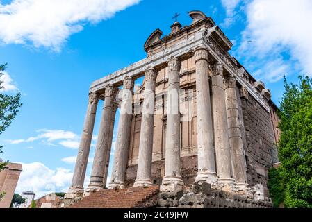 Tempel des Antoninus und Faustina, Forum Romanum, Rom, Italien Stockfoto