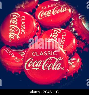 Coca Cola Flaschenverschlüsse Stockfoto