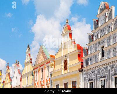 Bunte Giebel von Renaissance-Häusern in Telc, Tschechische Republik. Stockfoto