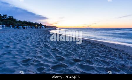 Sonnenuntergang am Strand von Heringsdorf auf Insel Usedom Stockfoto