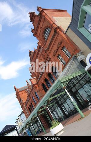 Morecambe, Lancashire, Großbritannien. Juni 2020. In £25 m Plan für Morecambe enthalten ist der Vorschlag, den Wintergarten wieder zum Leben zu erwecken. Lancaster City Council sucht nach Mitteln der Regierungen Future High Street mit dem Stadtrat versucht, das Zentrum von Morecambe ein besserer Ort zum Leben zu machen, die Pläne werden auch leere Immobilien wieder in Gebrauch bringen entlang der Eden Project North Entwicklung in Morecambe Kredit: PN Nachrichten/Alamy Live Nachrichten Stockfoto