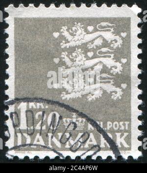 DÄNEMARK - UM 1946: Briefmarke gedruckt von Dänemark, zeigt Wappen, um 1946 Stockfoto
