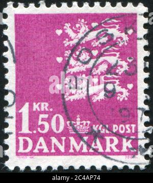 DÄNEMARK - UM 1946: Briefmarke gedruckt von Dänemark, zeigt Wappen, um 1946 Stockfoto