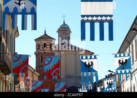 Asti, Piemont, Italien -09/20/2015- Palio ist ein traditionelles Fest mittelalterlicher Herkunft und Ausstellung von Flaggenwerfern, historische Prozession und die Stockfoto