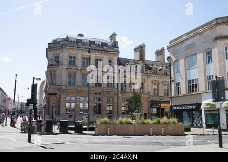 Gebäude an der High Street in Cheltenham in Gloucestershire in Großbritannien Stockfoto