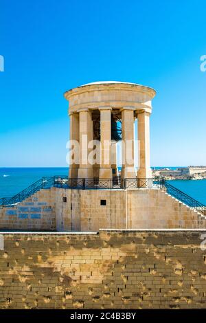 Belagerung Bell war Memorial auf der St. Christopher Bastion, Valetta, Malta Stockfoto