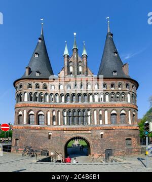 Holstentor, ehemaliges Weststadttor, Stadtseite, Lübeck, Schleswig-Holstein, Deutschland Stockfoto