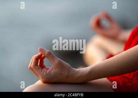 Frau in der meditation Stockfoto