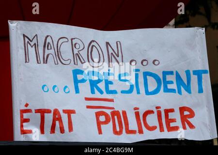 Straßendemonstration gegen Rentenreform und französischen Vorident emmanuel macron Stockfoto