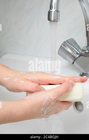 Waschen, Handreinigung Stockfoto