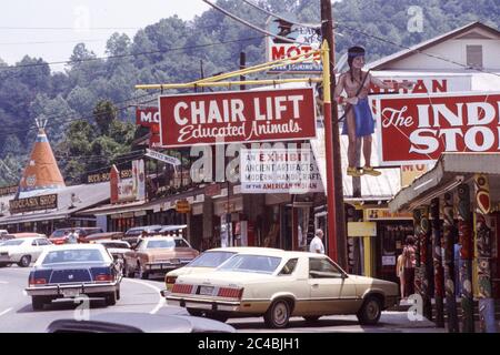Oconaluftee Cherokee Village im Jahr 1980 Stockfoto