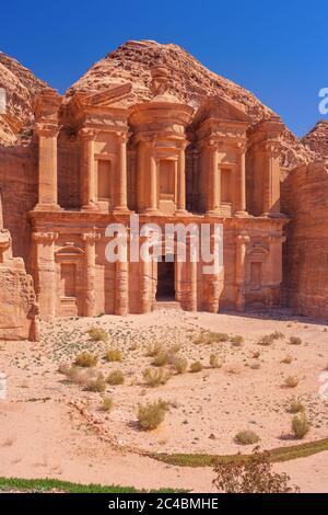 Al Deir, das Kloster, 2. Jahrhundert v. Chr., alte Nabatäische Stadt Petra, Jordanien Stockfoto
