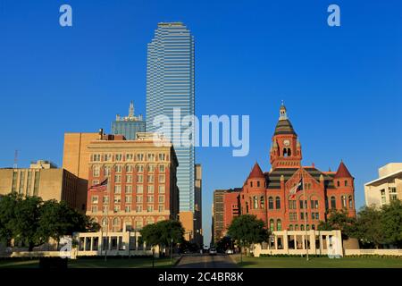 Bank von Amerika & Dealey Plaza in Dallas, Texas, USA Stockfoto