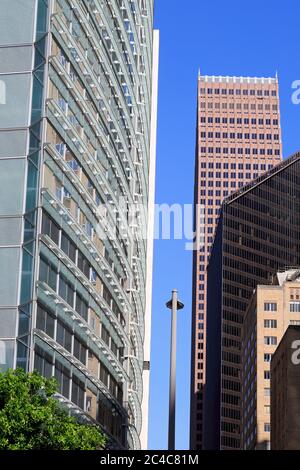 Wolkenkratzer auf der Rusk Street, Houston, Texas, USA Stockfoto