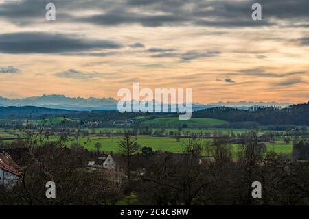 Fantastischer Sonnenuntergang in Heiligenberg am Bodensee Stockfoto