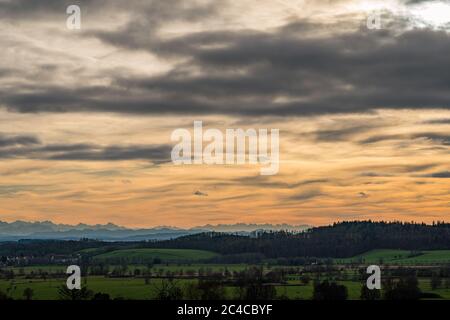 Fantastischer Sonnenuntergang in Heiligenberg am Bodensee Stockfoto