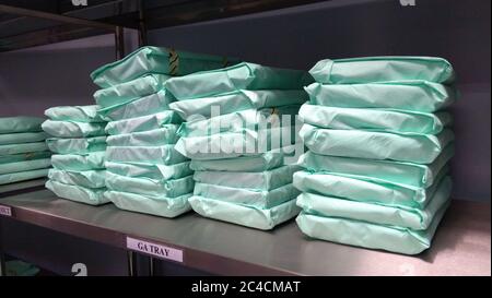 Sterile Sets Verpackt. Sterile Instrumente Verpackt. Stockfoto