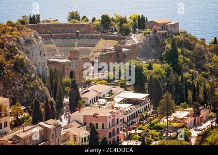 Das antike griechische Theater von Castelmola über Taormina in Sizilien, Italien Stockfoto