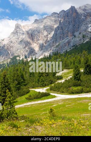 Detail des Monte Cristallo Massivs bei Cortina in den Dolomiten in Italien Stockfoto